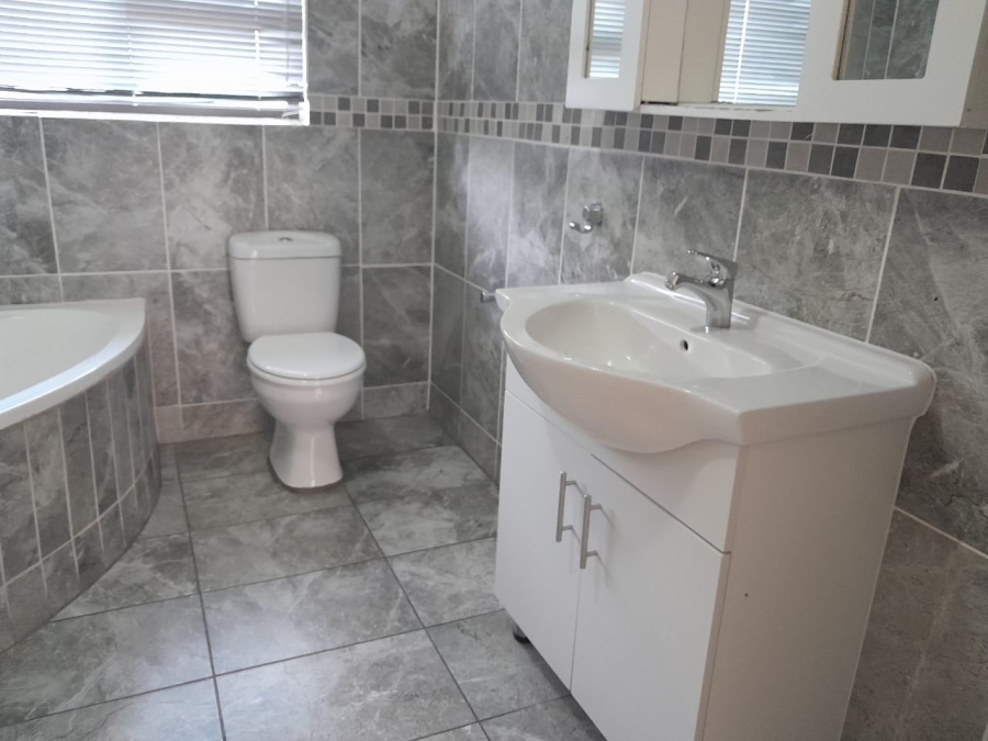 3 Bedroom Property for Sale in Harveston A H Gauteng