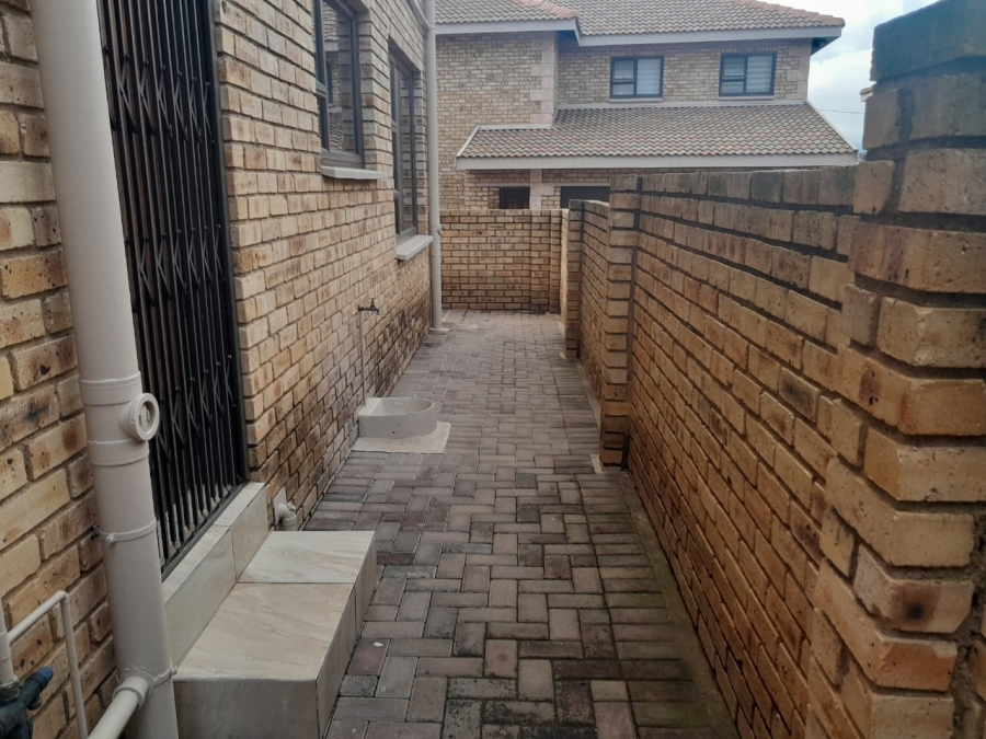 3 Bedroom Property for Sale in Harveston A H Gauteng