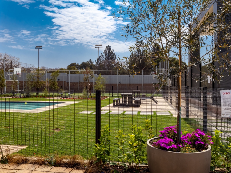 2 Bedroom Property for Sale in Glen Austin Gauteng