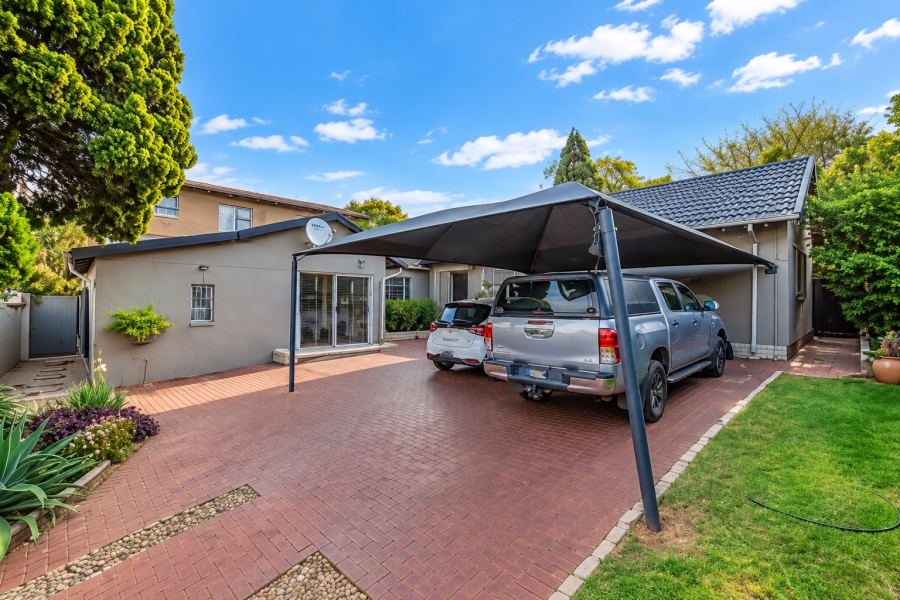 4 Bedroom Property for Sale in Lindhaven Gauteng
