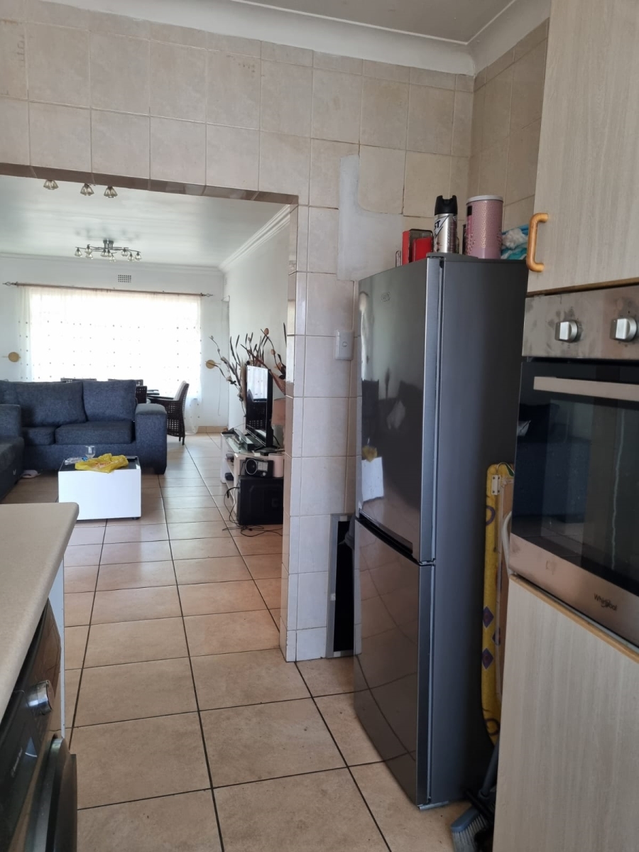 2 Bedroom Property for Sale in Discovery Gauteng