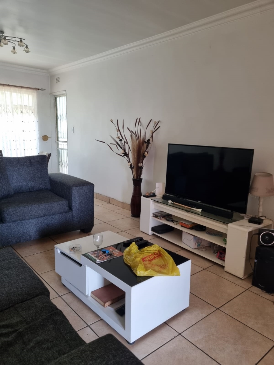 2 Bedroom Property for Sale in Discovery Gauteng
