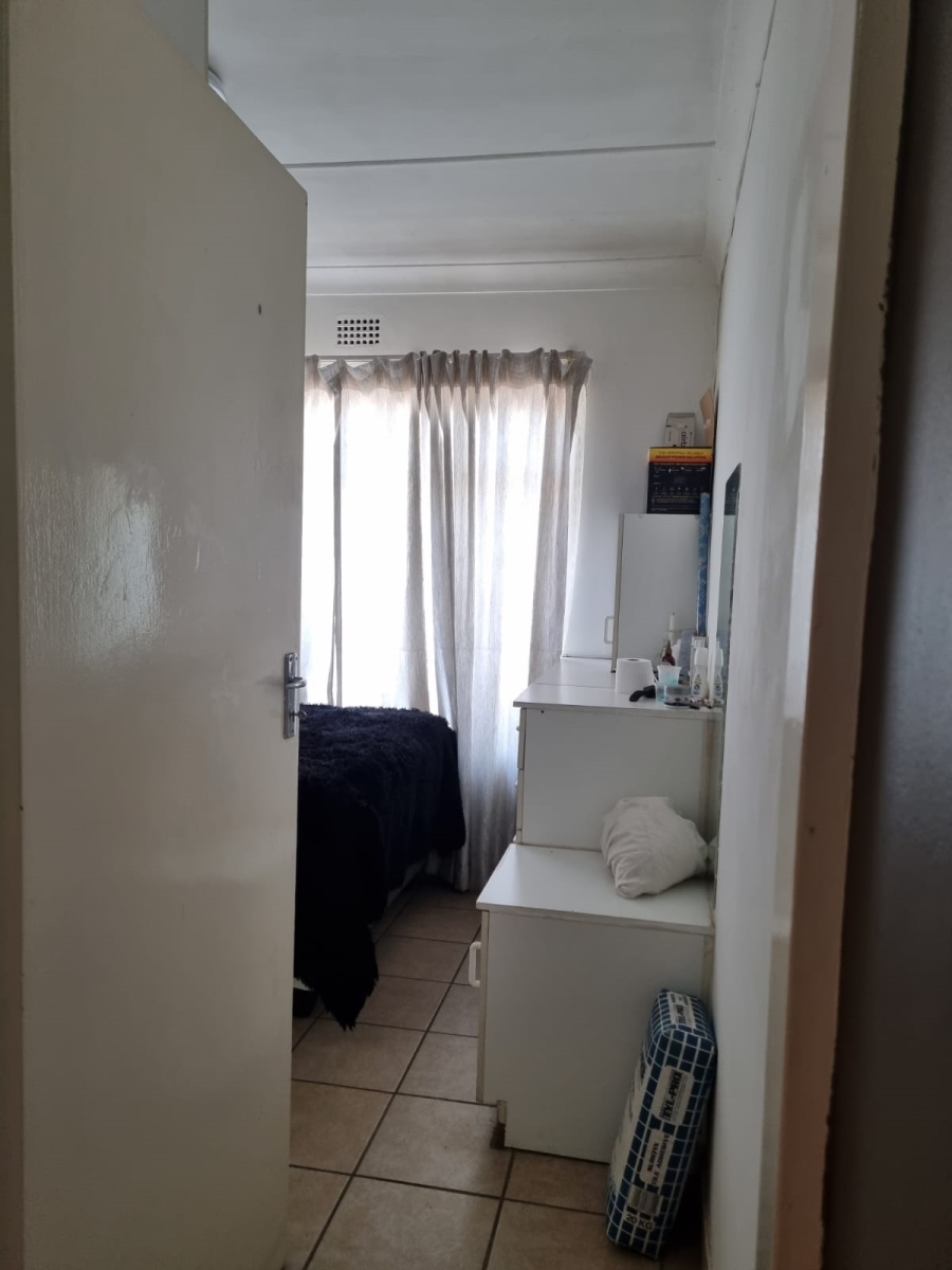 2 Bedroom Property for Sale in Discovery Gauteng