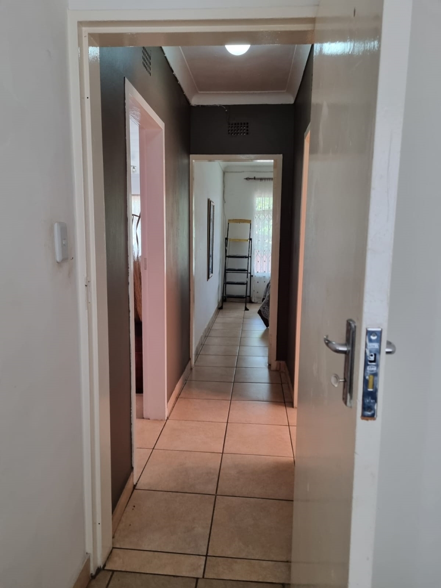 2 Bedroom Property for Sale in Discovery Gauteng
