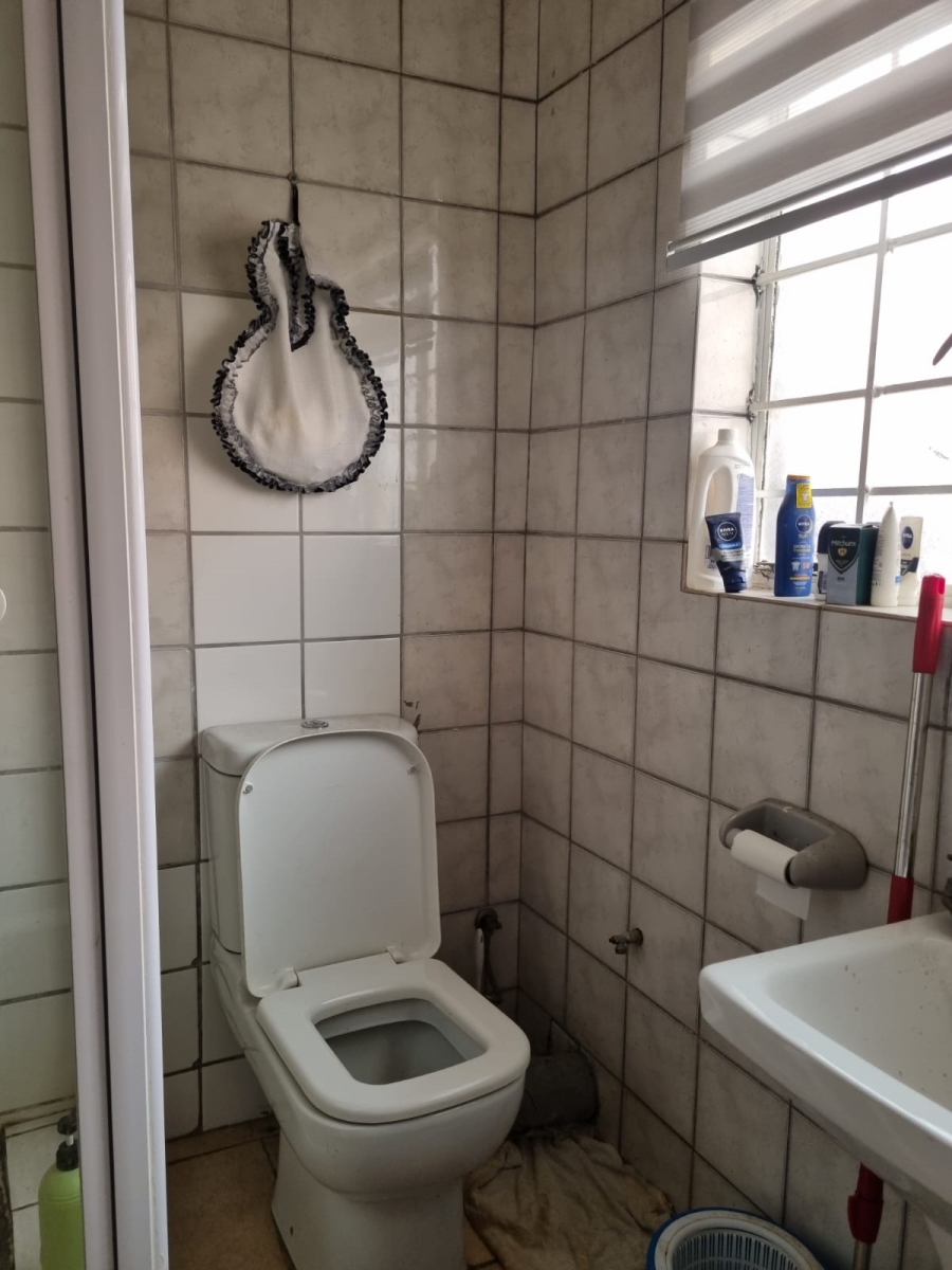 2 Bedroom Property for Sale in Discovery Gauteng