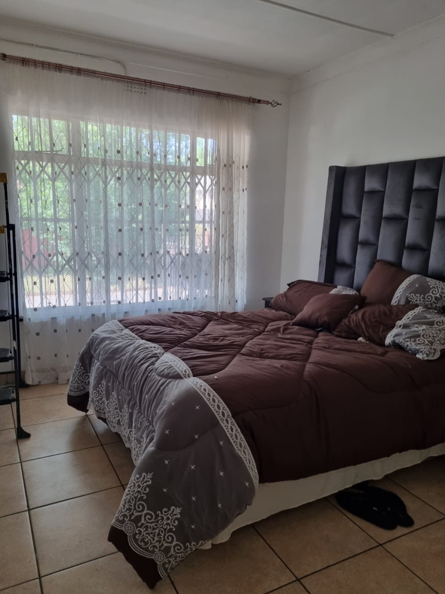 2 Bedroom Property for Sale in Discovery Gauteng