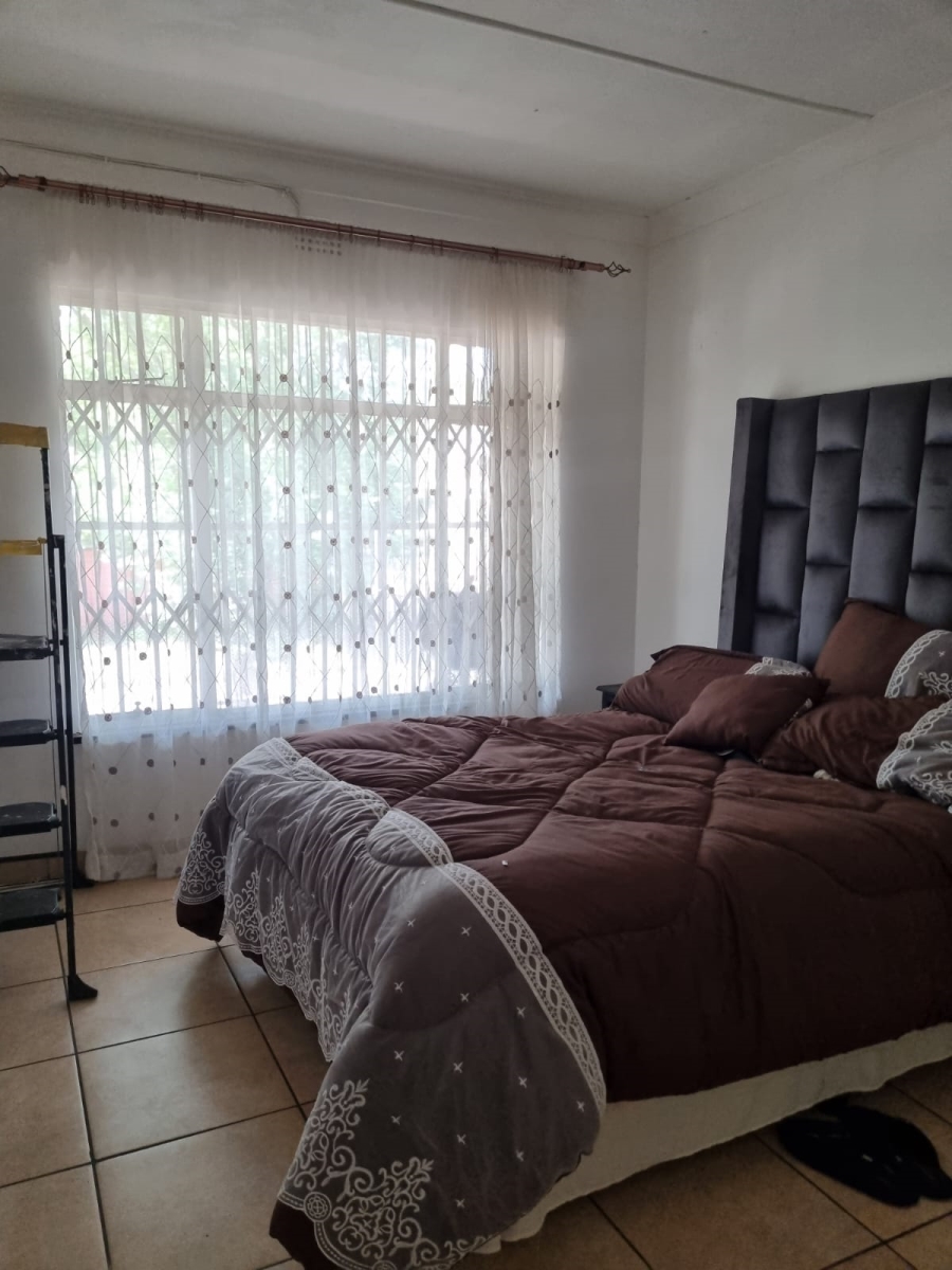 2 Bedroom Property for Sale in Discovery Gauteng