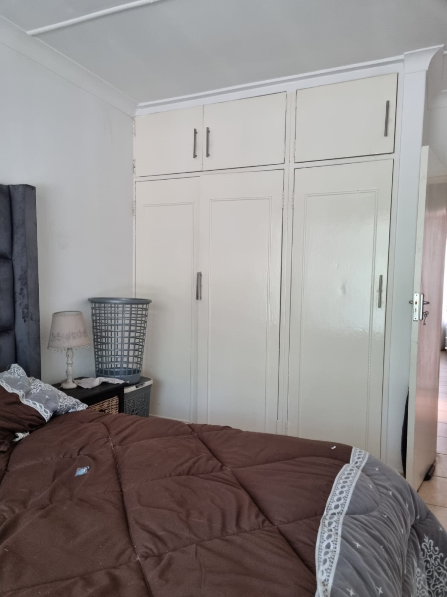 2 Bedroom Property for Sale in Discovery Gauteng