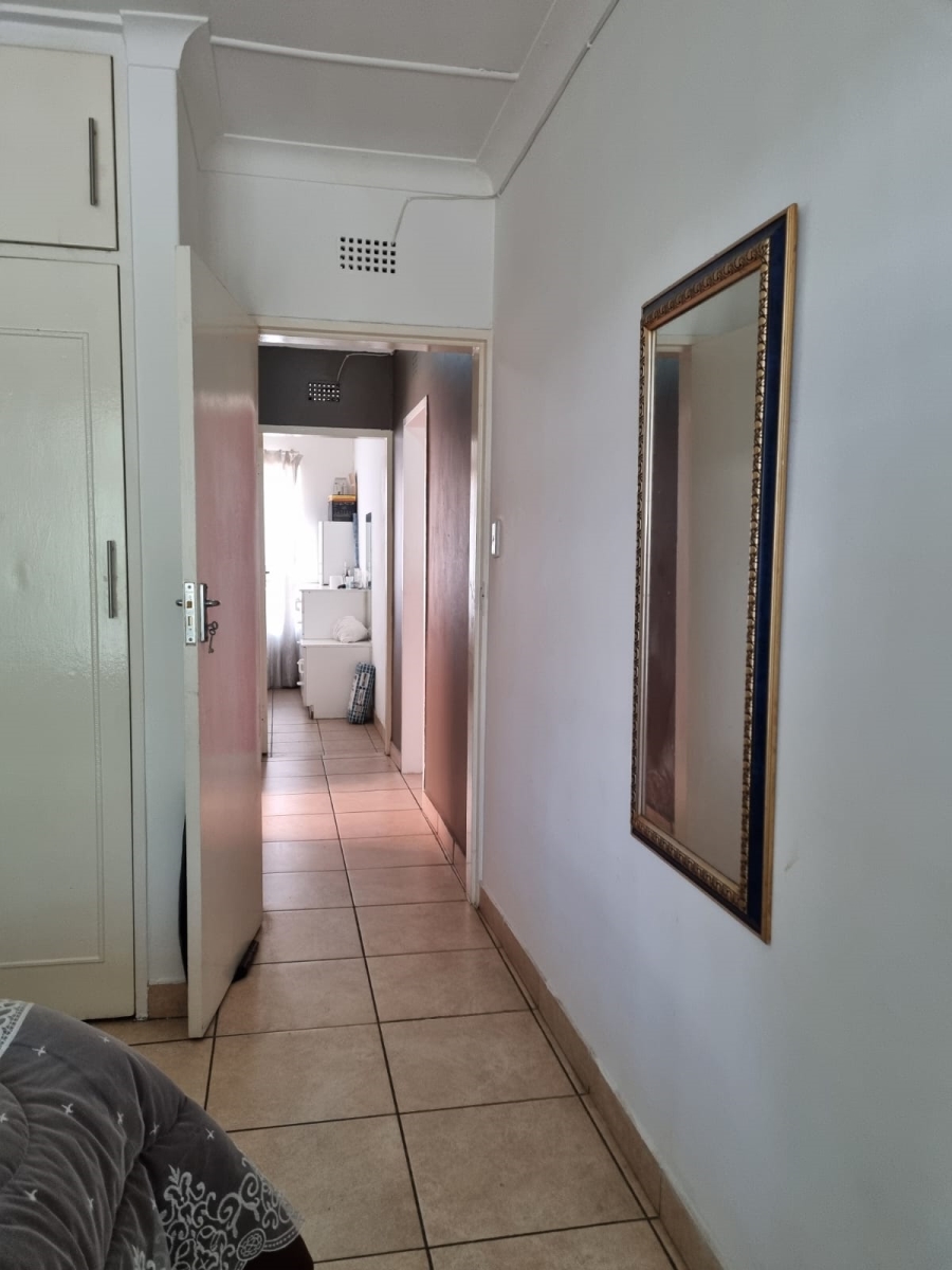 2 Bedroom Property for Sale in Discovery Gauteng