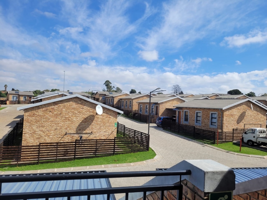 1 Bedroom Property for Sale in Groblerpark Gauteng