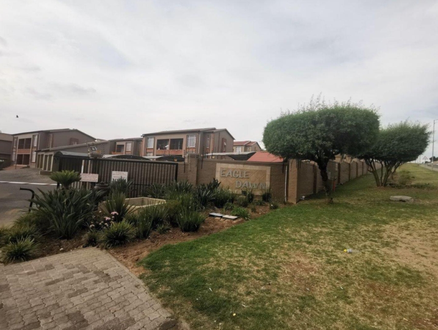 2 Bedroom Property for Sale in Honeydew Ridge Gauteng