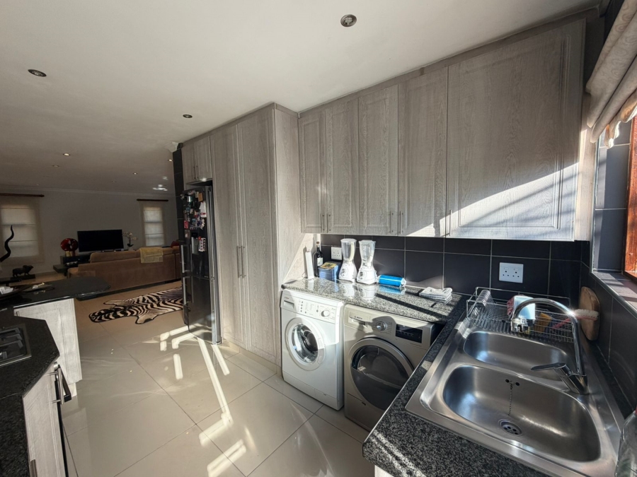 4 Bedroom Property for Sale in Kensington Gauteng