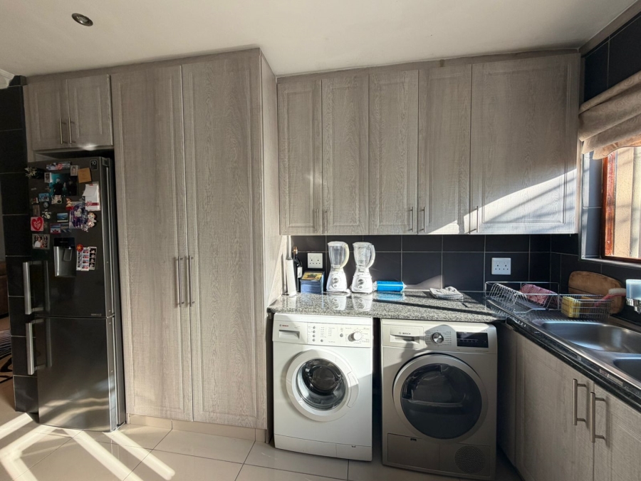 4 Bedroom Property for Sale in Kensington Gauteng