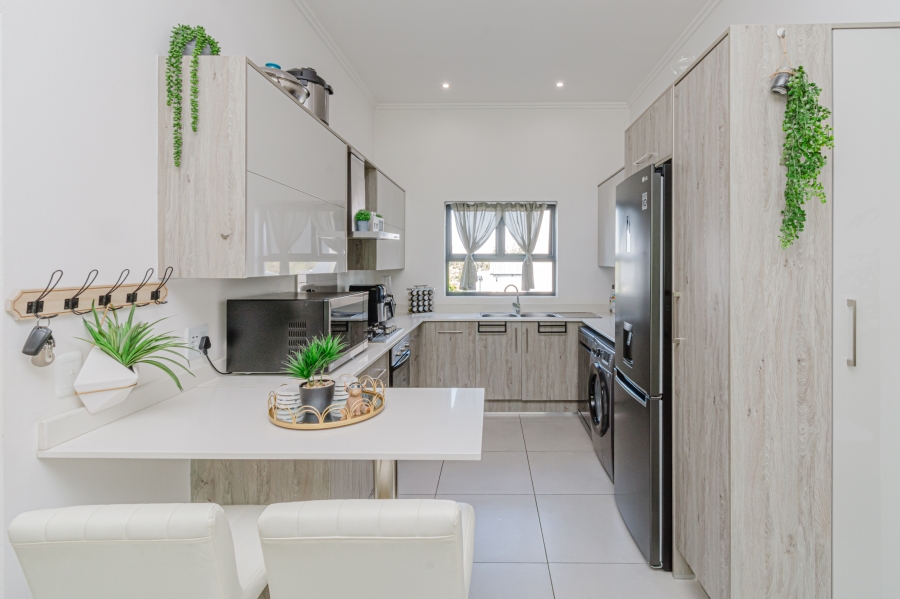 2 Bedroom Property for Sale in Broadacres Gauteng