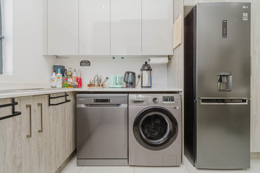 2 Bedroom Property for Sale in Broadacres Gauteng
