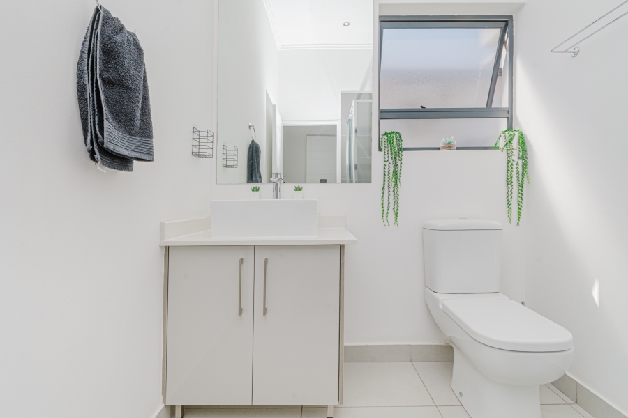 2 Bedroom Property for Sale in Broadacres Gauteng