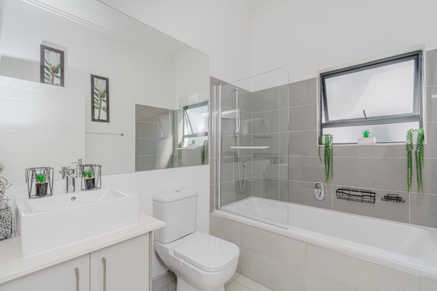 2 Bedroom Property for Sale in Broadacres Gauteng