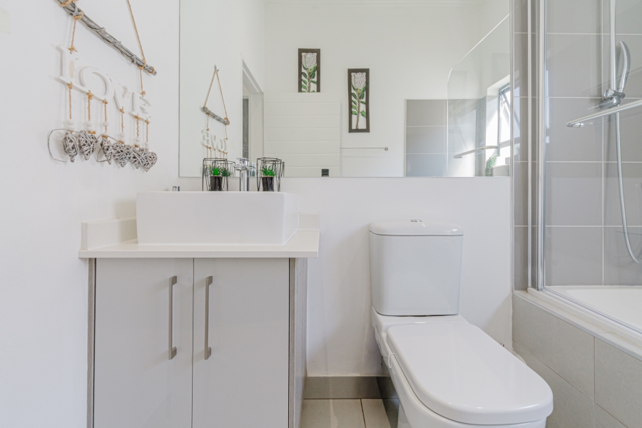 2 Bedroom Property for Sale in Broadacres Gauteng