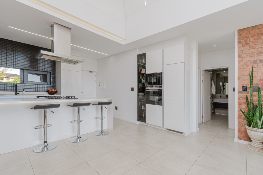 2 Bedroom Property for Sale in Broadacres Gauteng