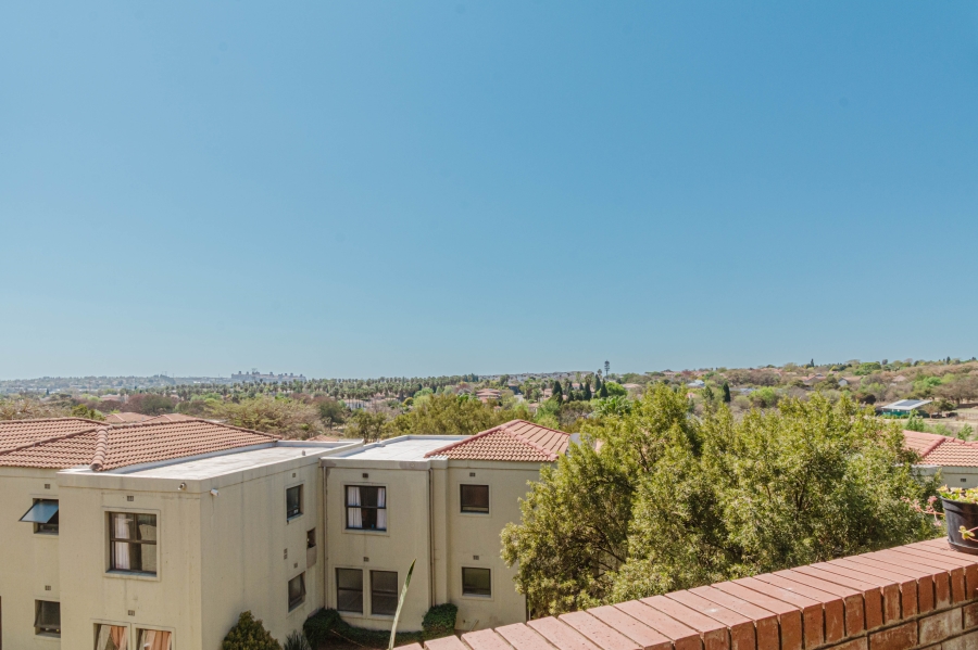 2 Bedroom Property for Sale in Broadacres Gauteng