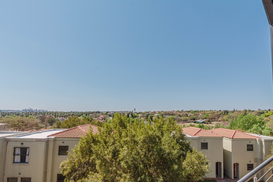 2 Bedroom Property for Sale in Broadacres Gauteng