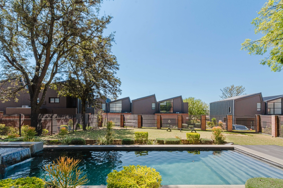 2 Bedroom Property for Sale in Broadacres Gauteng