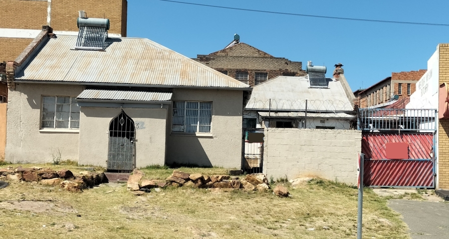 3 Bedroom Property for Sale in Newclare Gauteng