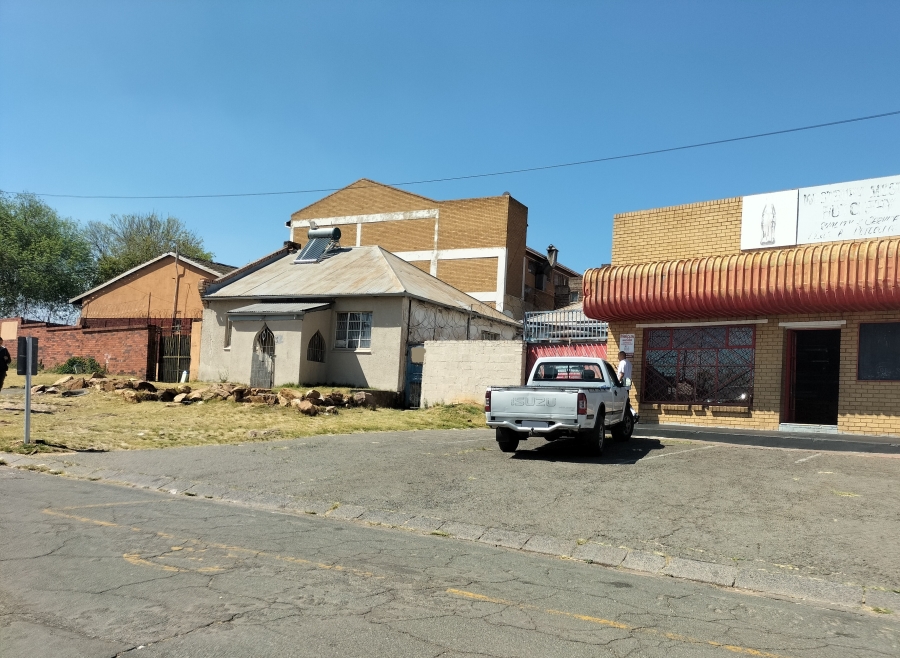 3 Bedroom Property for Sale in Newclare Gauteng