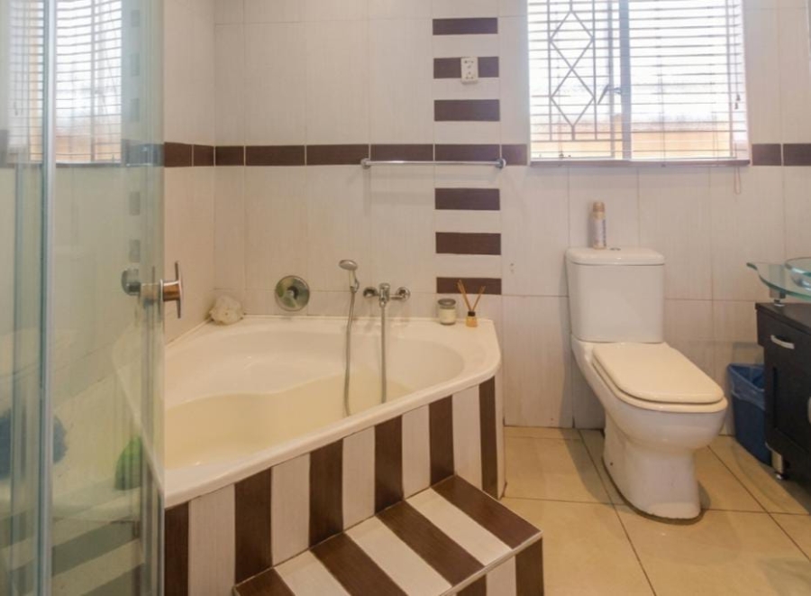 5 Bedroom Property for Sale in Randpark Ridge Gauteng