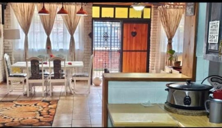 3 Bedroom Property for Sale in Mountain View Gauteng