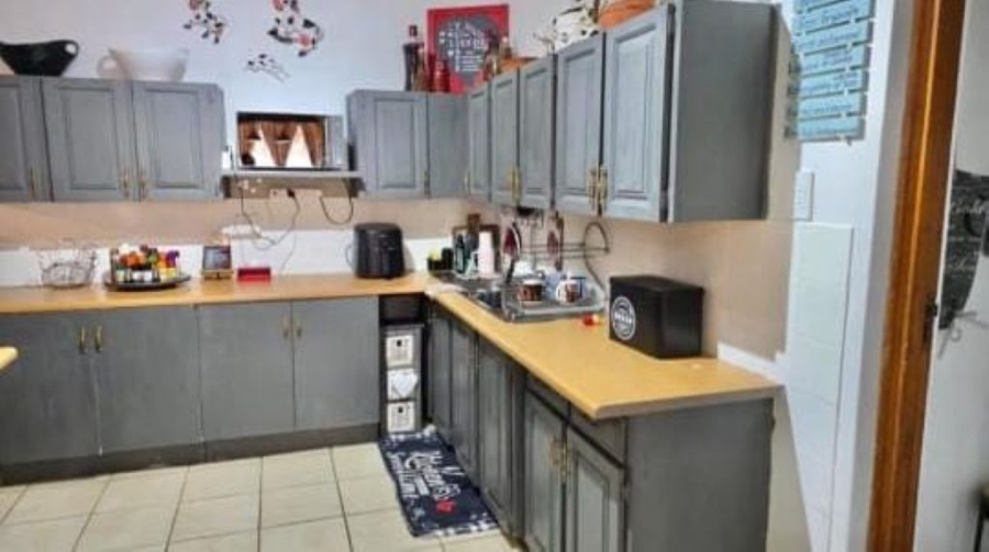 3 Bedroom Property for Sale in Mountain View Gauteng