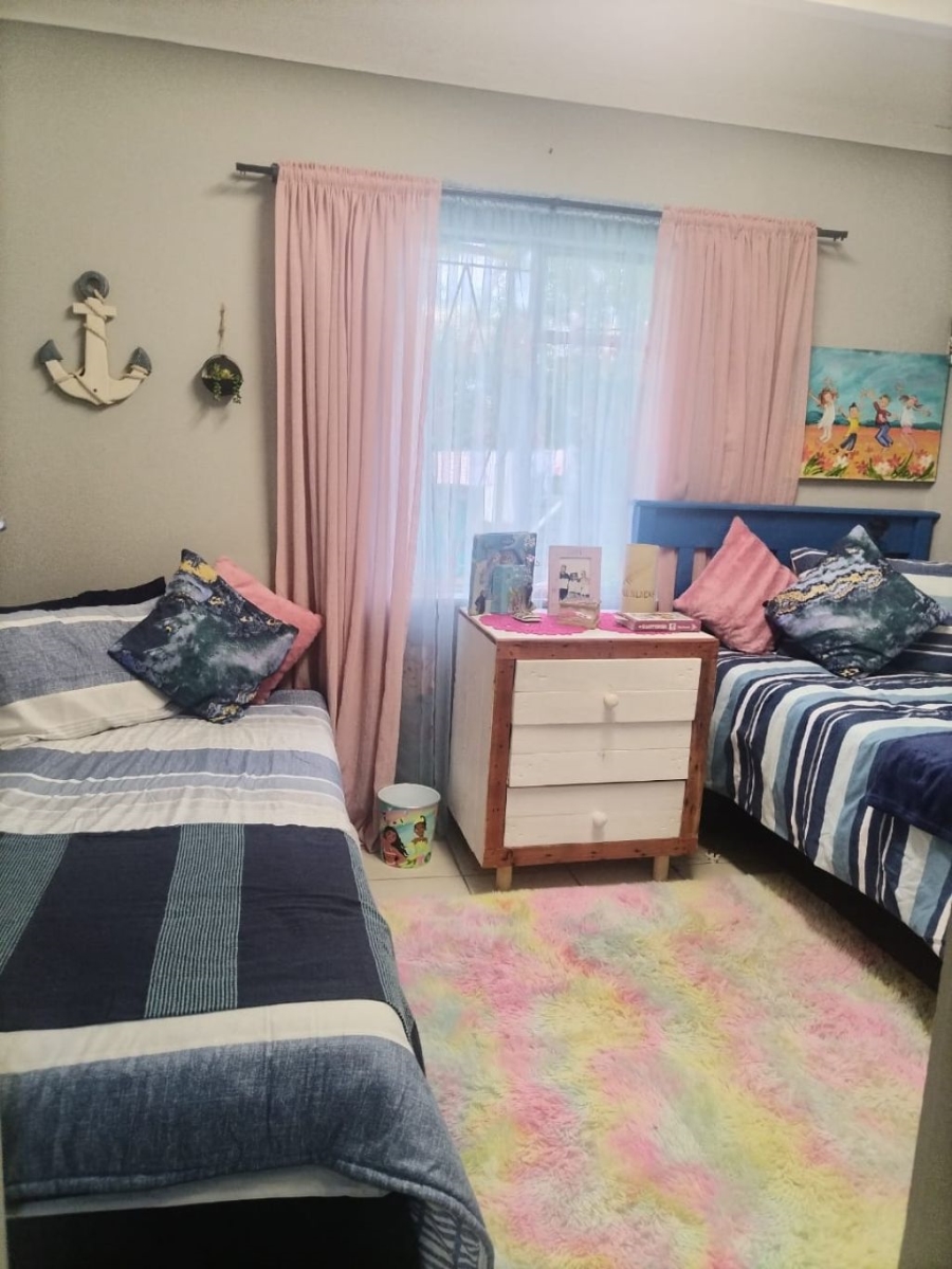 3 Bedroom Property for Sale in Mountain View Gauteng