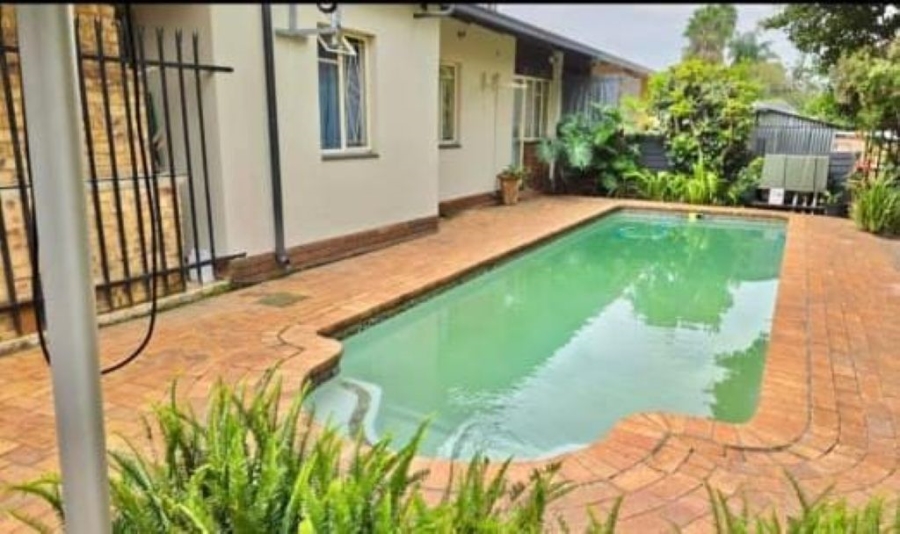3 Bedroom Property for Sale in Mountain View Gauteng