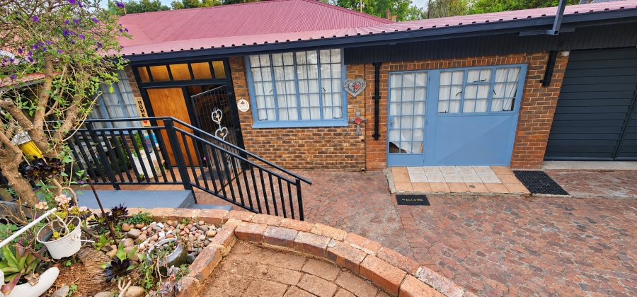 3 Bedroom Property for Sale in Mountain View Gauteng