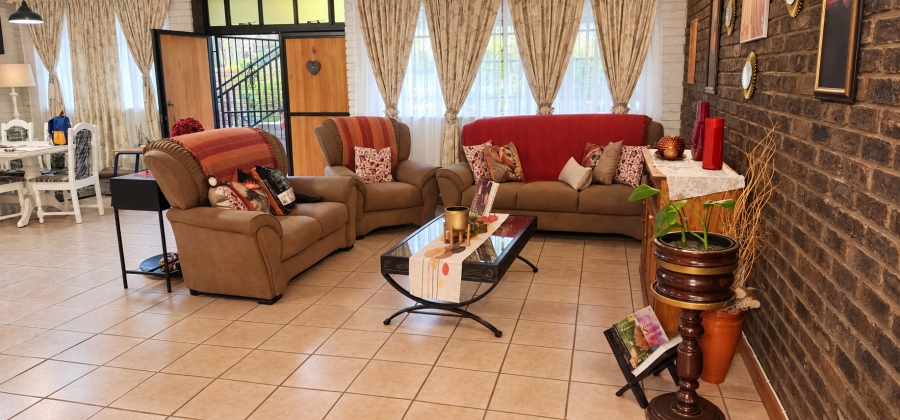 3 Bedroom Property for Sale in Mountain View Gauteng