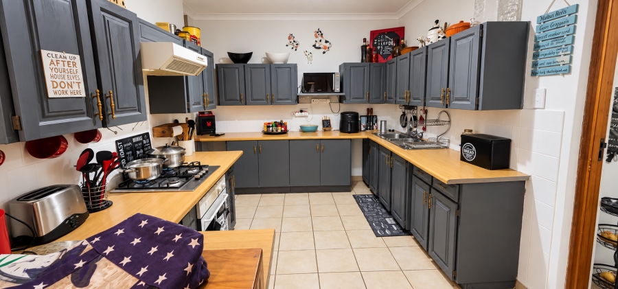 3 Bedroom Property for Sale in Mountain View Gauteng