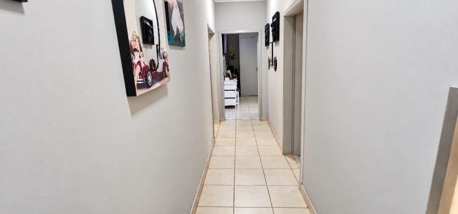 3 Bedroom Property for Sale in Mountain View Gauteng