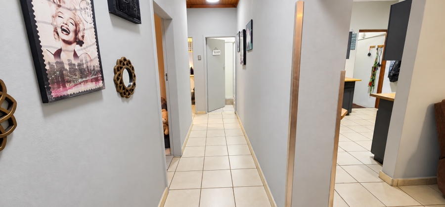 3 Bedroom Property for Sale in Mountain View Gauteng