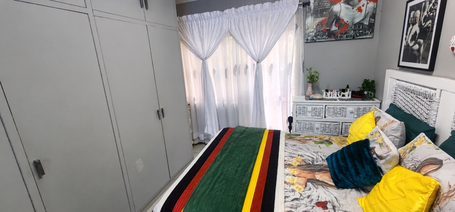 3 Bedroom Property for Sale in Mountain View Gauteng