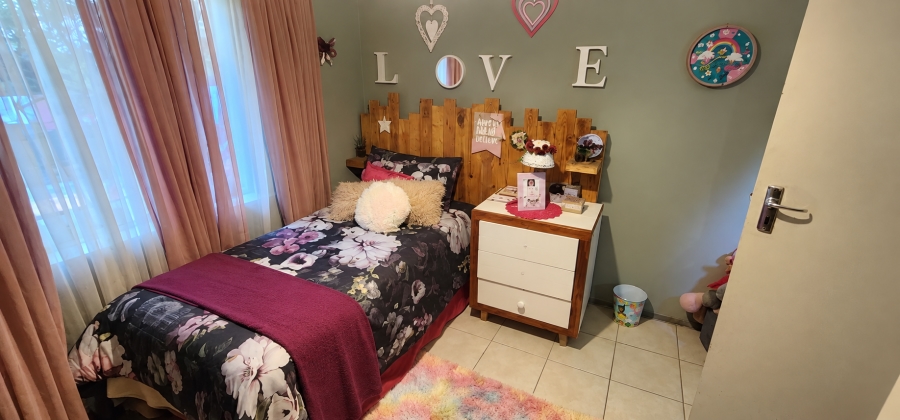 3 Bedroom Property for Sale in Mountain View Gauteng