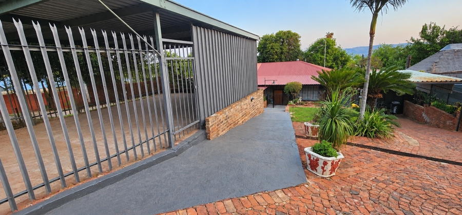 3 Bedroom Property for Sale in Mountain View Gauteng