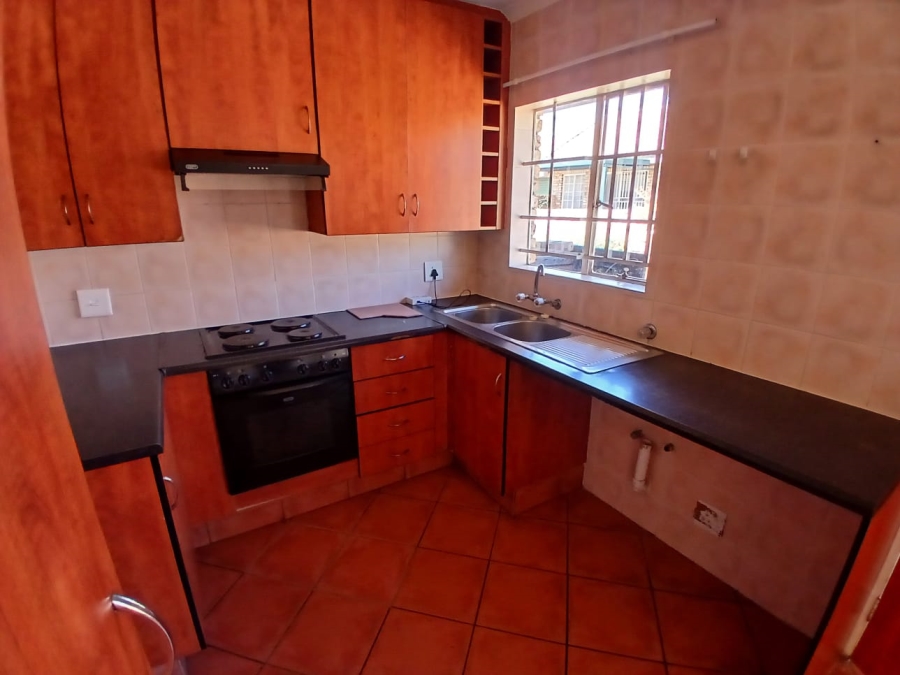 To Let 2 Bedroom Property for Rent in Equestria Gauteng