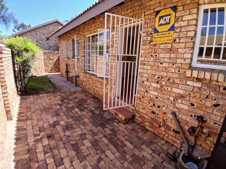 To Let 2 Bedroom Property for Rent in Equestria Gauteng