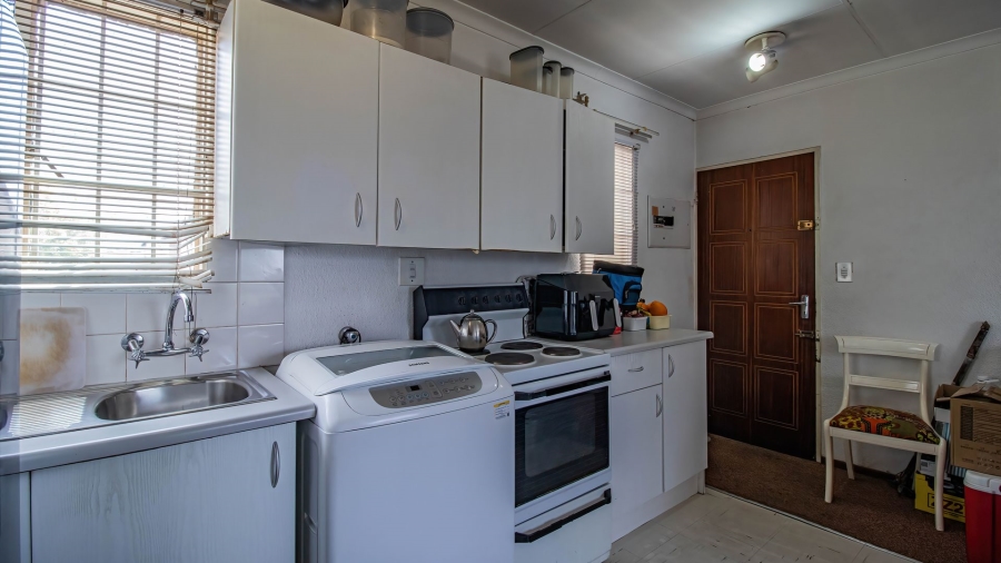 1 Bedroom Property for Sale in Kew Gauteng