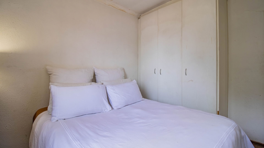 1 Bedroom Property for Sale in Kew Gauteng