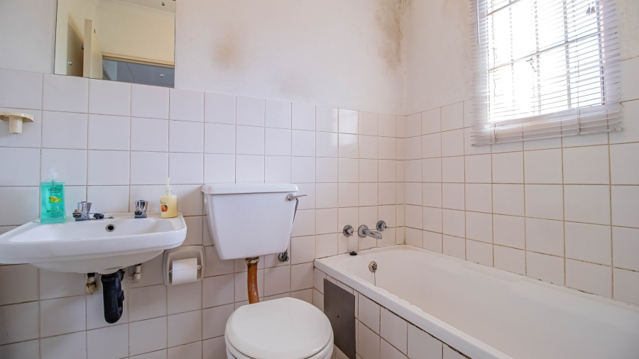 1 Bedroom Property for Sale in Kew Gauteng