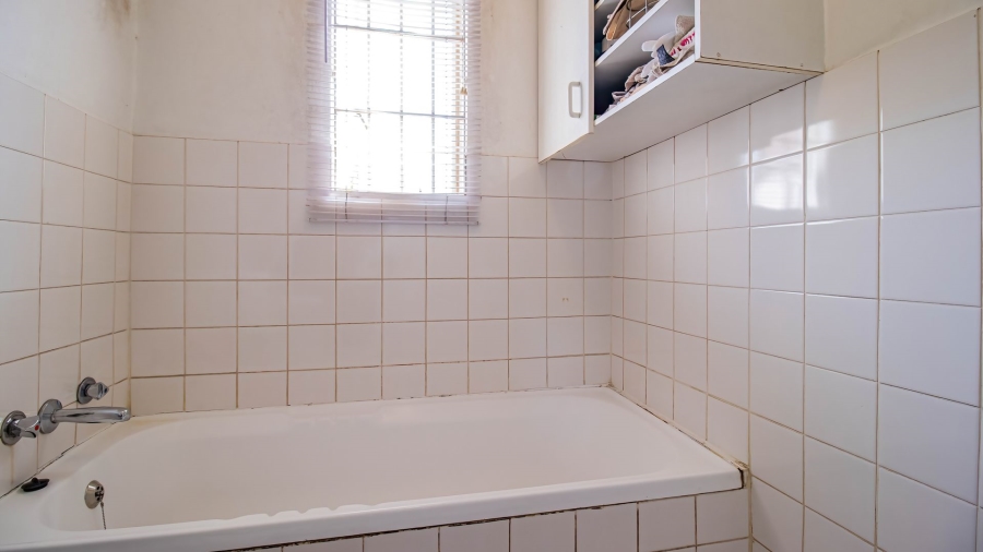 1 Bedroom Property for Sale in Kew Gauteng