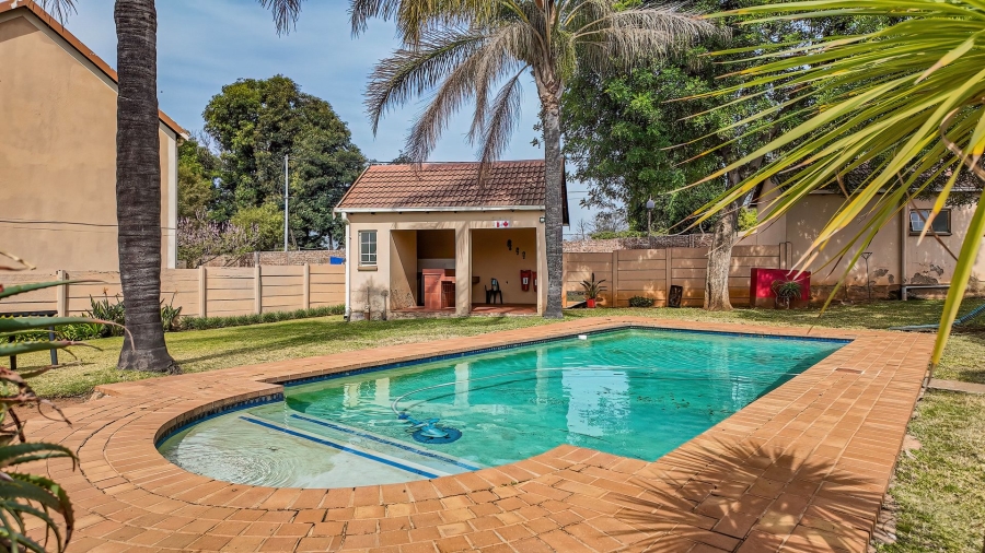 1 Bedroom Property for Sale in Kew Gauteng