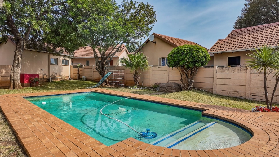 1 Bedroom Property for Sale in Kew Gauteng