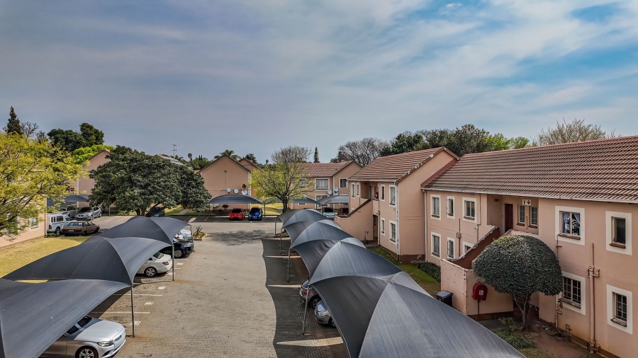 1 Bedroom Property for Sale in Kew Gauteng